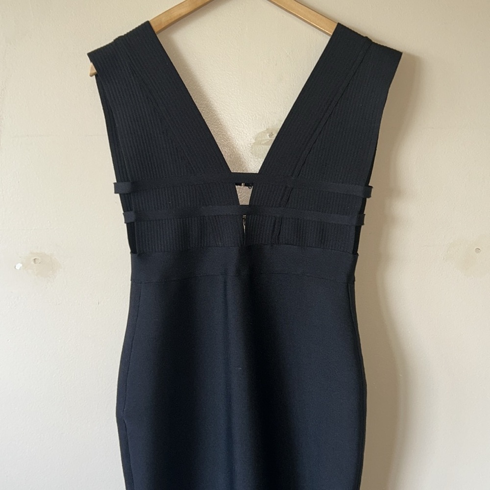 Black Sleeveless V-Neck Backless Dress